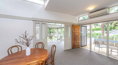SAINT JOHNS HILL - 2 BEDROOMS - Photo 2