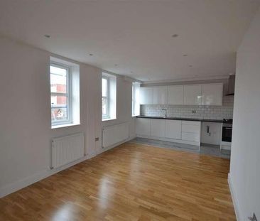 Victoria Road, Horley, RH6 - Photo 1