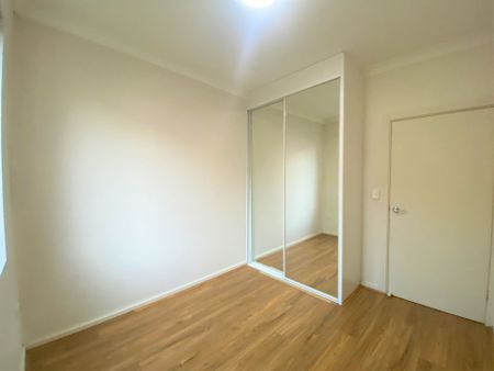 2 Bedroom Apartment with Timber Flooring - Photo 2