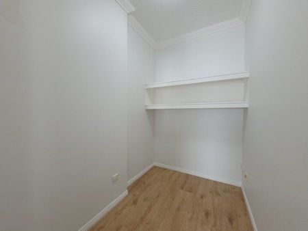 2BEDS+1STUDY 2BATH 1CAR MODERN APARTMENT NEXT DOOR TO INDOOROOPILLY SHOPPING CENTRE - Photo 2