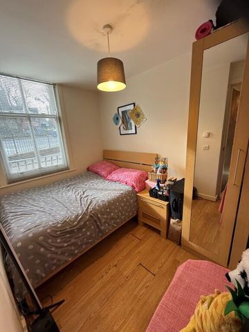 Apt 2 Malone Cottages, 207 Sandy Row, Belfast, BT12 5ED - Photo 2