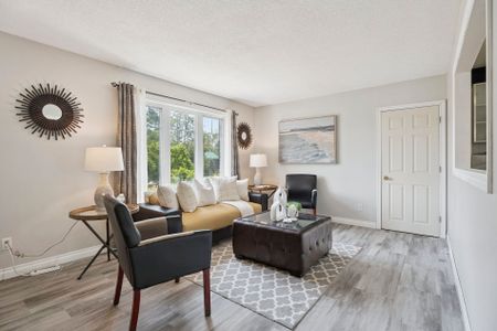 For Lease - 40 Greenwood Crescent, Kawartha Lakes, Ontario - Photo 2