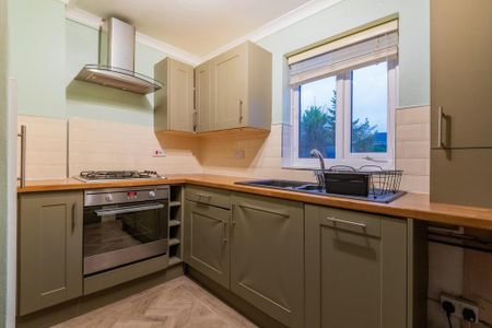 2 bedroom terraced house to rent - Photo 5