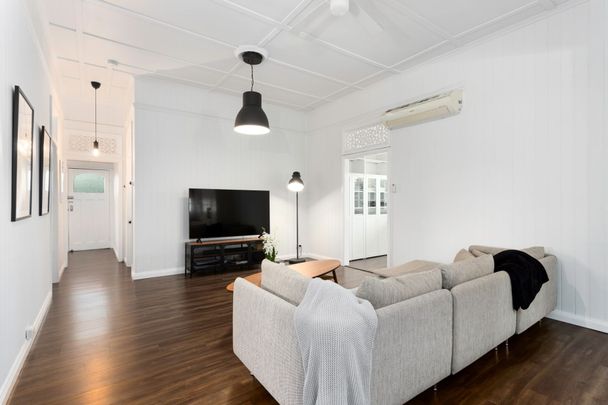 STUNNING CHARACTER HOME + LARGE BLOCK + POOL! $750/wk INC PART WATER + LAWN & POOL MAINTENANCE - Photo 1