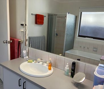 Cranbourne - Photo 4