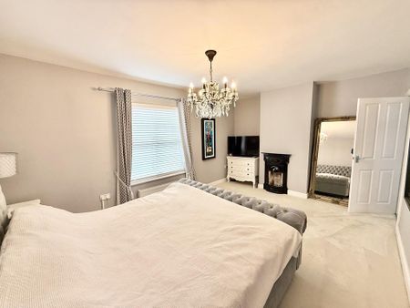 3 bedroom semi-detached house to rent - Photo 3