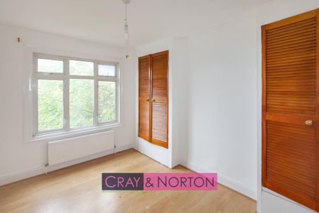 3 bedroom end of terrace house to rent - Photo 2