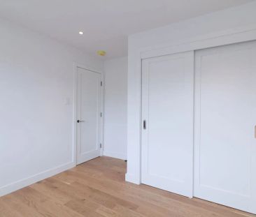 4555 Bonavista Avenue — 3 Bedroom - unit 712 - Photo 4