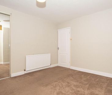 2 bedroom end of terrace house to rent - Photo 4