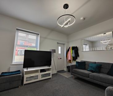 3 bedroom terraced house to rent - Photo 4
