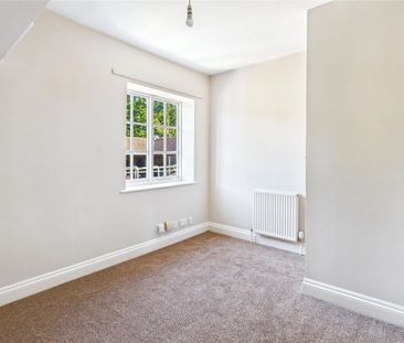 4 bedroom semi-detached house to rent - Photo 4