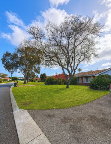 For Lease – 3 Bedroom Home in the Heart of Warwick - Photo 3