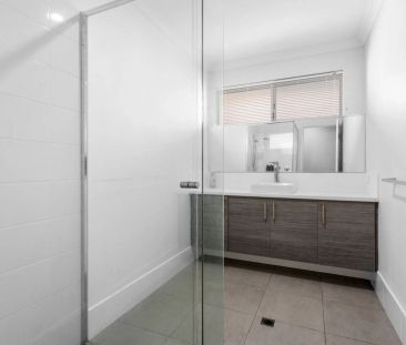 30 Ukich Crescent, - Photo 1