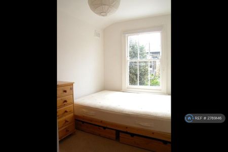 3 bedroom terraced house to rent - Photo 4