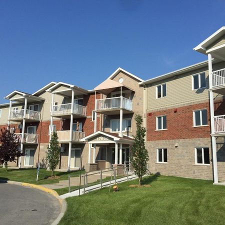 Faubourg 4 1/2 * LOUÉ et NON DISPONIBLE * - Photo 4