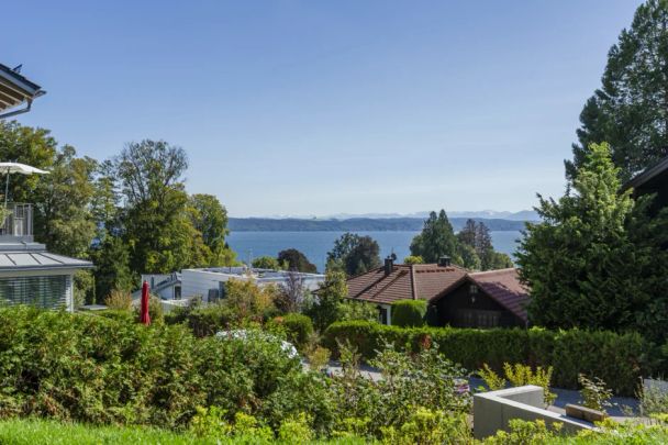 Moderne Erdgeschoss-Wohnung mit Seeblick und großer Terrasse - Foto 1