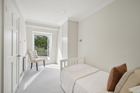 5 bedroom house in London - Photo 4