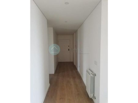 3 room luxury Flat for rent in Porto, Portugal - Photo 2