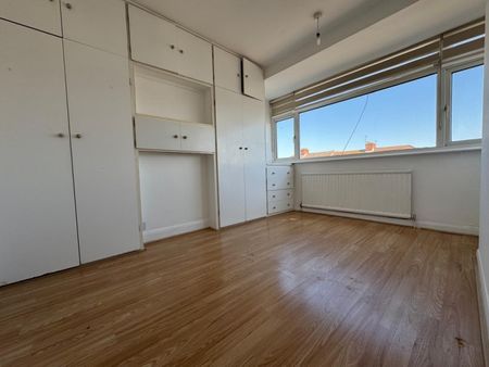 Raeburn Road, Edgware, HA8 - Photo 5