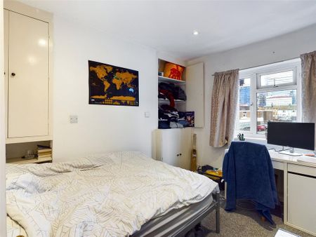 4 bedroom maisonette to rent - Photo 2