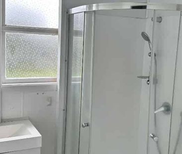 Charming 3-Bedroom Family Home for Rent in Paeroa - Photo 5