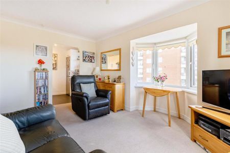 2 bedroom retirement property to rent - Photo 4