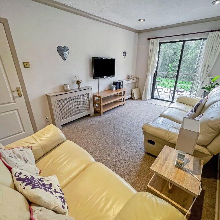 35 Edgewater, Lisburn, BT27 5PZ - Photo 1