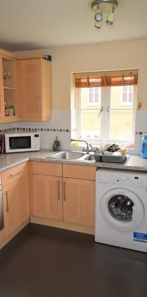 1 bedroom coach house to rent - Photo 1