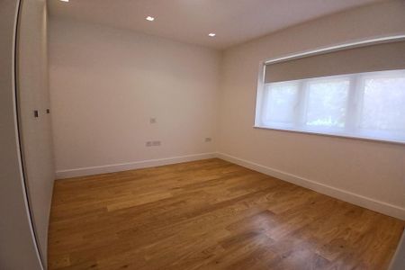 6 bedroom detached house to rent - Photo 4