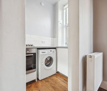 2 bedroom flat to rent - Photo 4