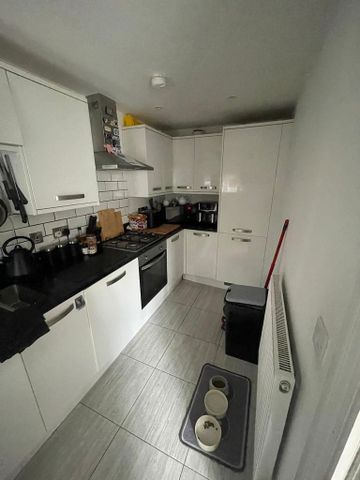 2 bedroom apartment to rent - Photo 4