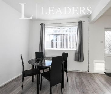 2 bedroom bungalow to rent - Photo 2