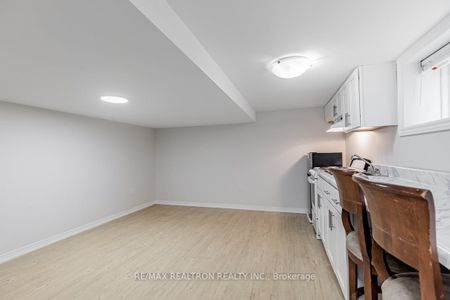 For Lease - 41 Fairholme Avenue Unit# Bsmt, Toronto, Ontario - Photo 3