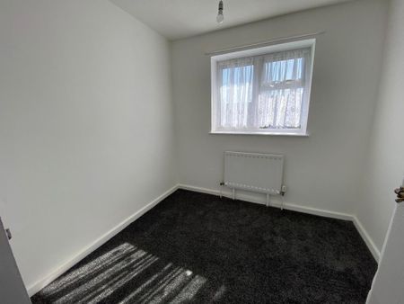 3 bedroom end of terrace house to rent - Photo 5