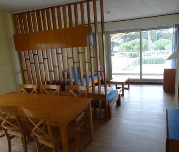 Location Appartement 2 pièces 37m² HYERES PLAGE 83400 - Photo 1