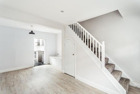 2 bedroom cottage to rent - Photo 2