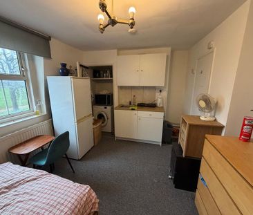 Studio to rent - Photo 5