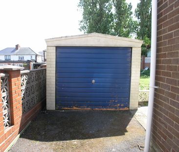 St. James Road, Oldbury, B69 2DX - Photo 6