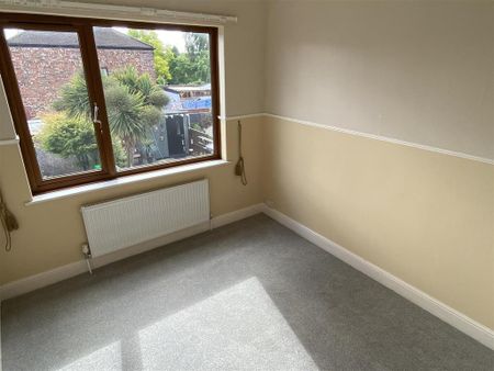 2 bedroom end of terrace house to rent - Photo 3