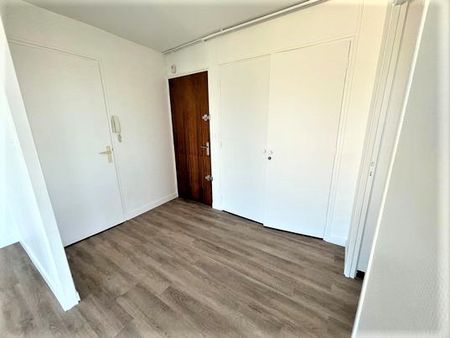 Location Appartement 2 pièces 64m² ROUEN 76100 - Photo 3