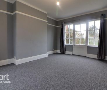 4 bedroom detached house to rent - Photo 3