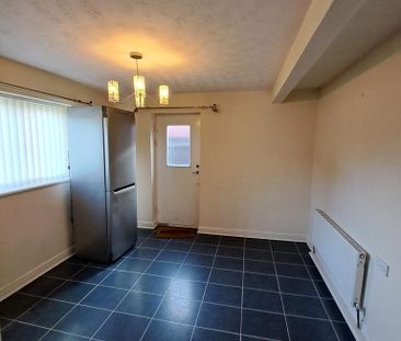 4 bedroom detached house to rent - Photo 3