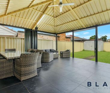 Stylish, spacious, and ready to move in Duplex! - Photo 1