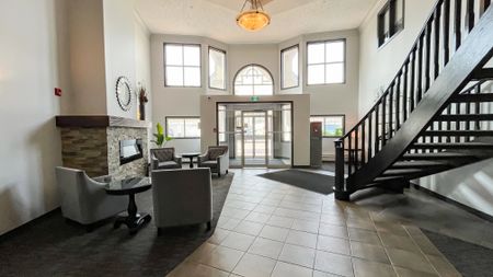 2 Bedroom + Den Condo In Railtown Estates | Single Car Garage. - Photo 5