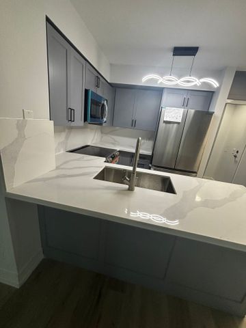 For Lease - 30 Grand Trunk Crescent Unit# 307, Toronto, Ontario - Photo 2