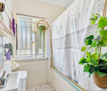 Convenient Location! - Photo 5