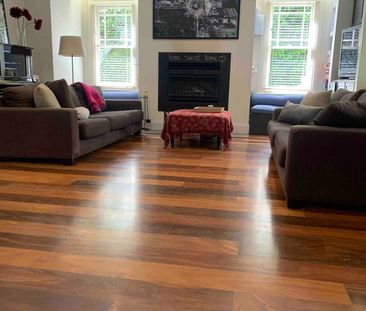 Hawthorn East - Photo 1