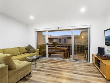 71/19 Carina Peak Drive, Varsity Lakes QLD 4227 - Townhouse For Rent | Domain - Photo 3