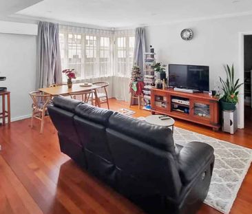 11A Fruitvale Rd, New Lynn - $590PW - Photo 3