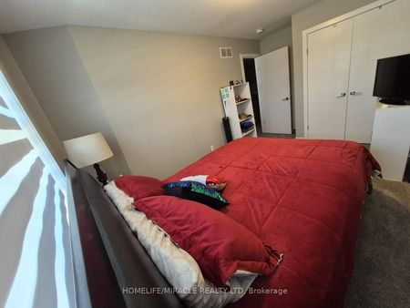 For Lease - 886 Robert Ferrie Drive, Kitchener, Ontario - Photo 4